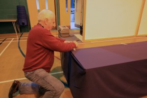 Precision cloth folding for the corners